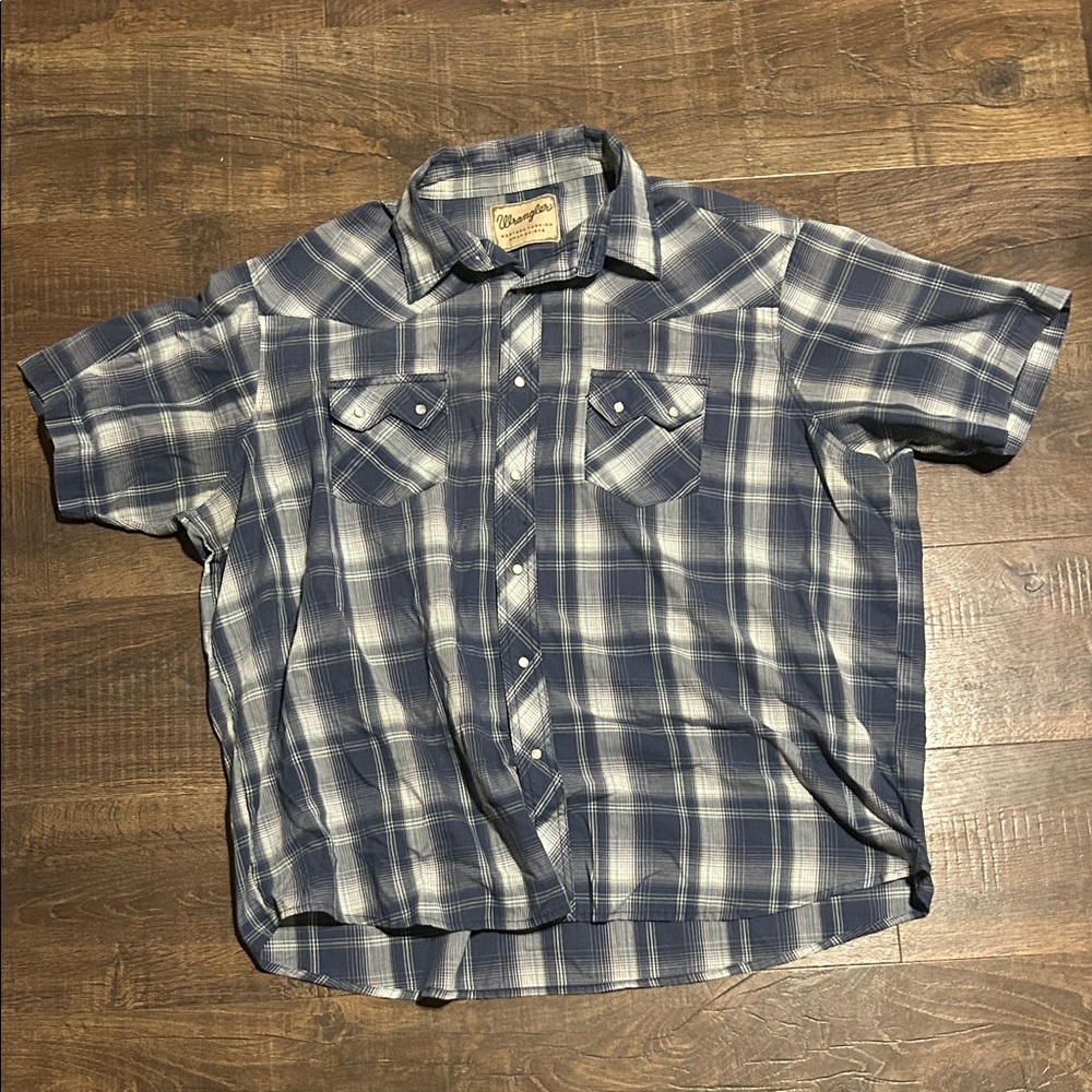 Wrangler Navy and White Plaid Casual Shirt